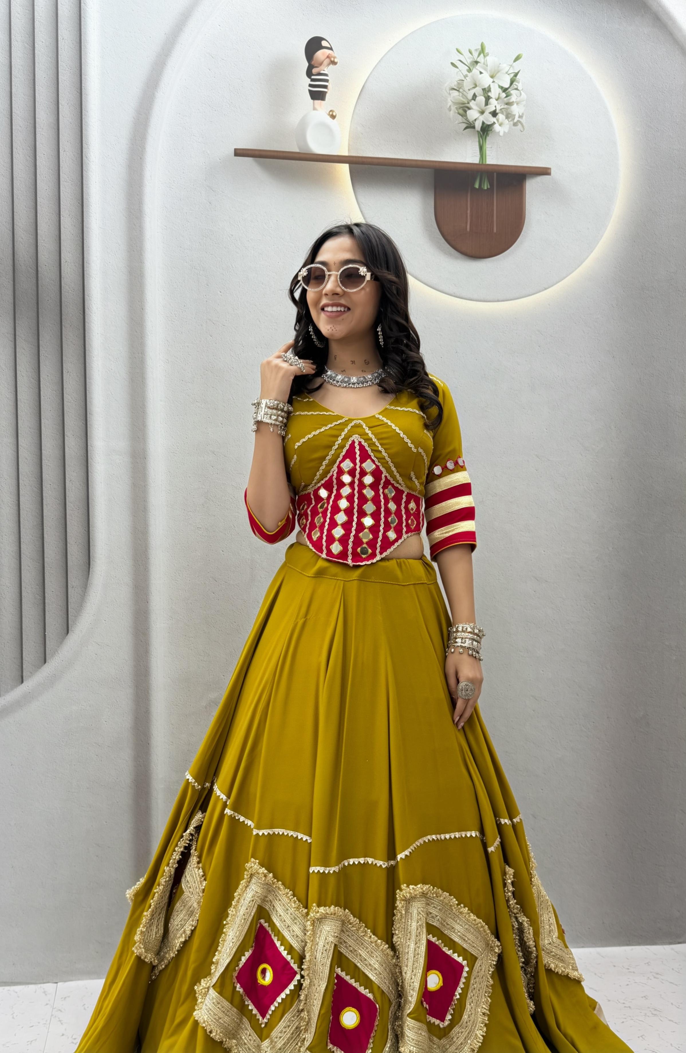 Hand Mirror Lehenga Set — view 4