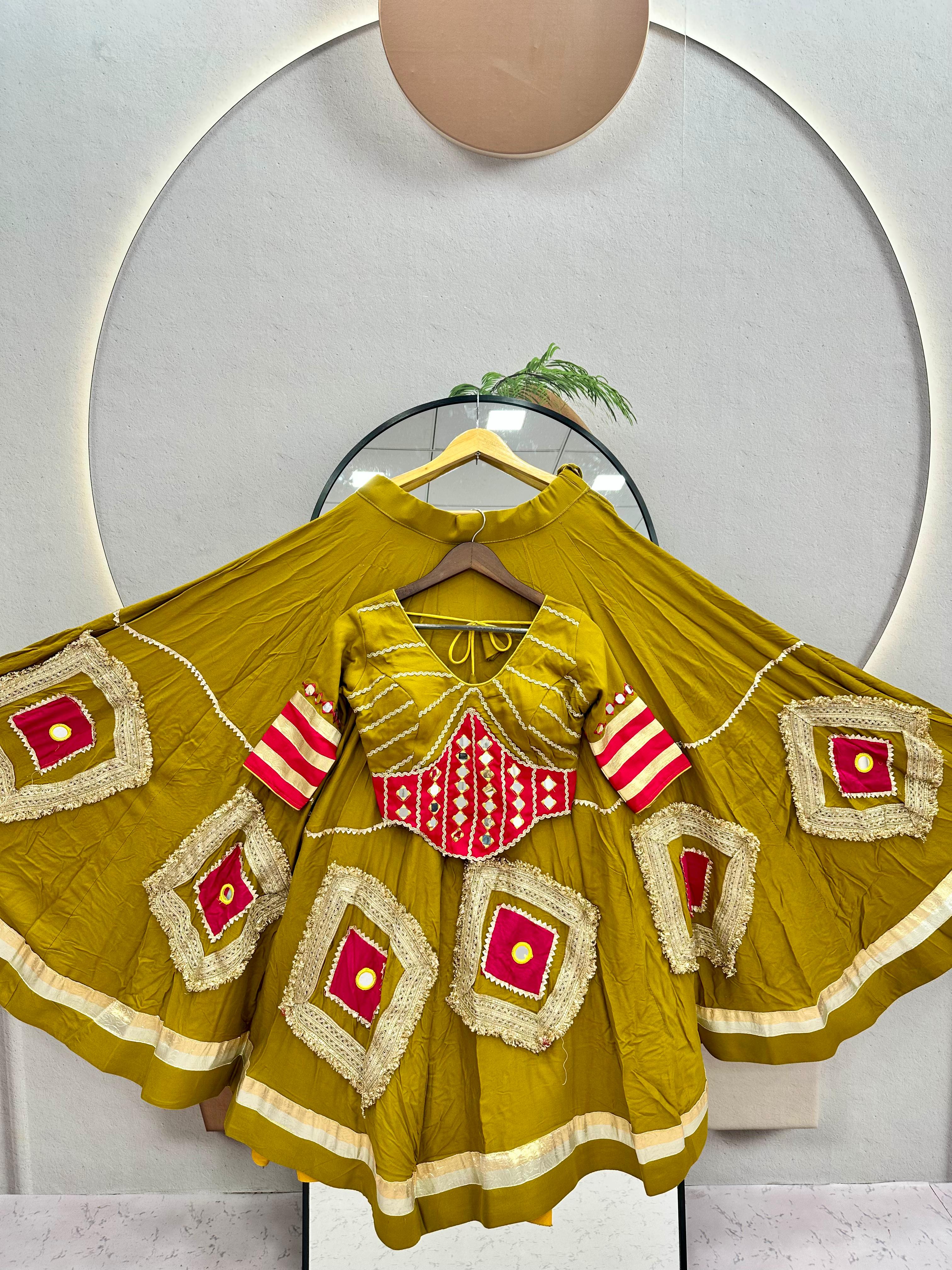 Hand Mirror Lehenga Set — view 6